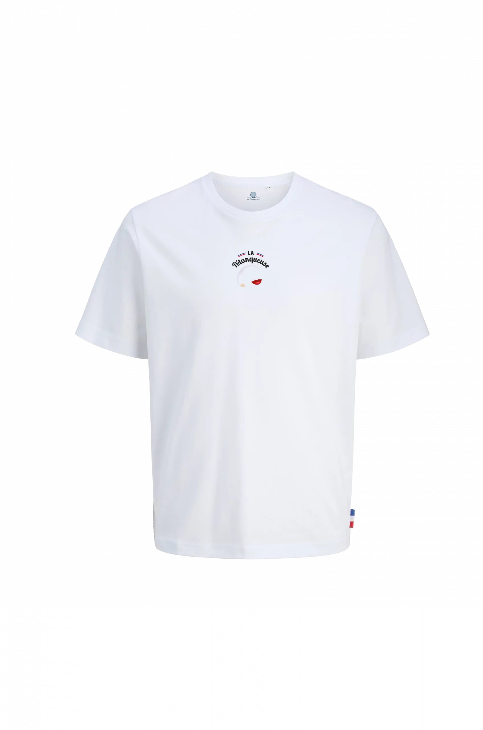 T-shirt blanc avec le logo “La Pétanqueuse” représentant une boule de pétanque et des lèvres rouges, sur fond transparent.