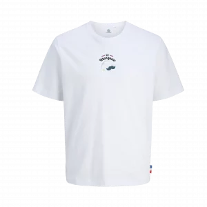 T-shirt blanc avec le logo “Le Pétanqueur” représentant une boule de pétanque et une moustache bleue, sur fond transparent.